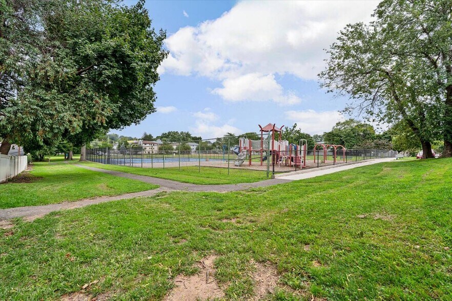 More Photos Of 338 Delawanna Ave, Clifton Daycare Center For Sale