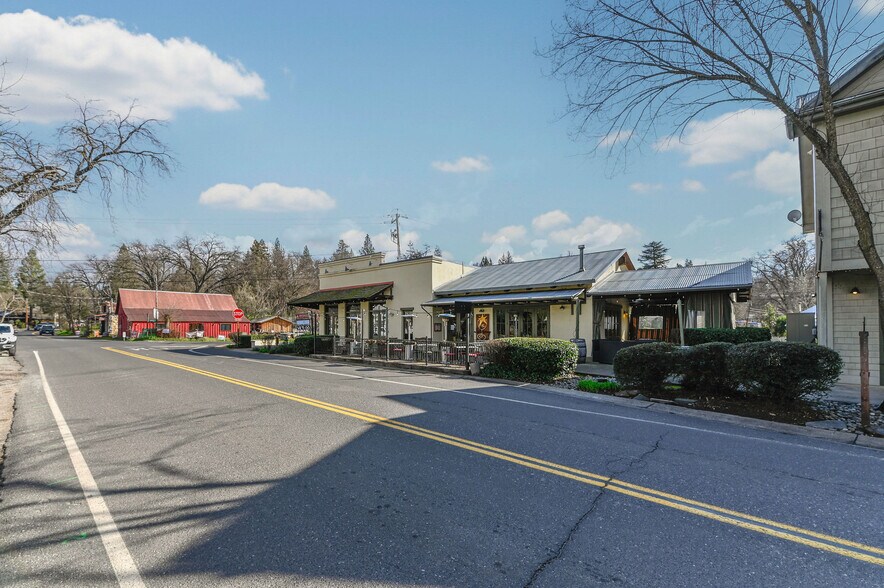 More Photos Of 191 Main St, Murphys General Retail For Sale