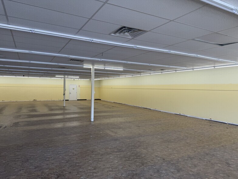 More Photos Of 110 W South St, Groton Freestanding For Sale