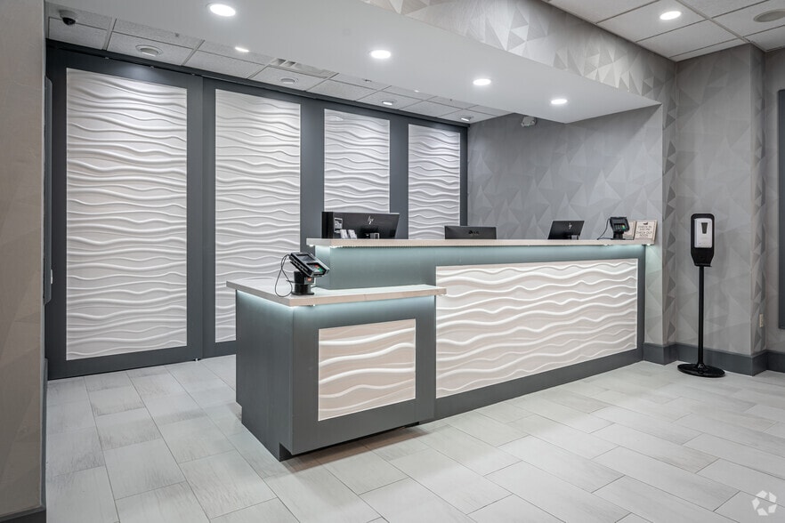 More Photos Of 14450 Park Row, Houston Hotel For Sale