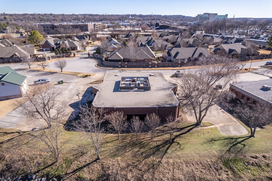 More Photos Of 6940 S Utica Ave, Tulsa Office For Sale