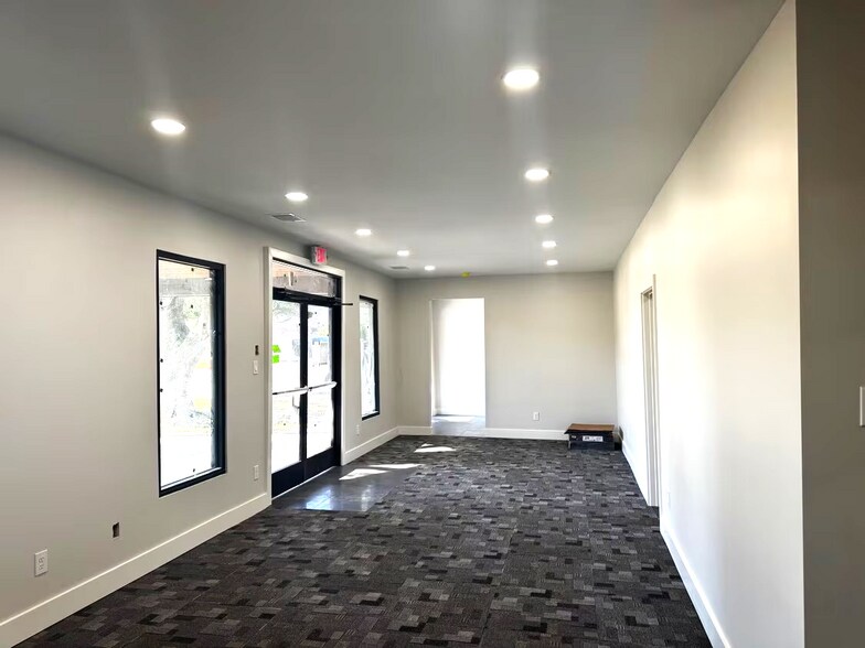 More Photos Of 2533 Roy Rd, Pearland Office For Lease
