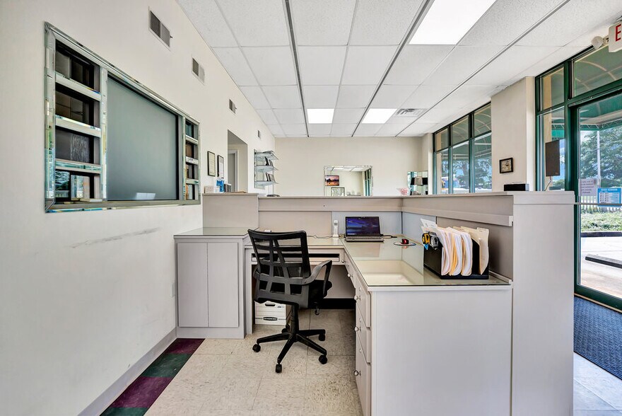 More Photos Of 516 Pearman Dairy Rd, Anderson Freestanding For Sale