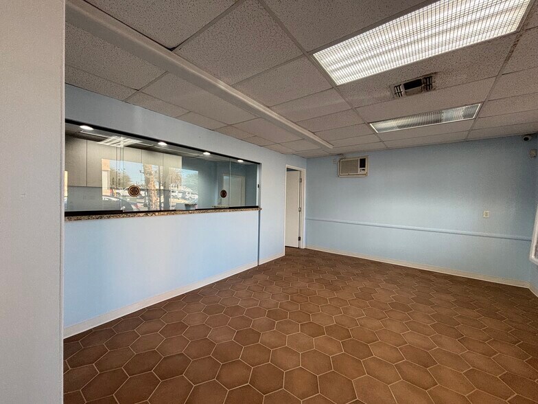 More Photos Of 1490 6th St, Coachella Medical For Lease