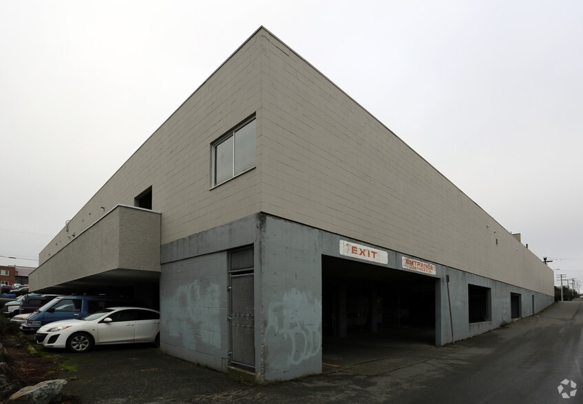 More Photos Of 3214 Douglas St, Saanich General Retail For Lease