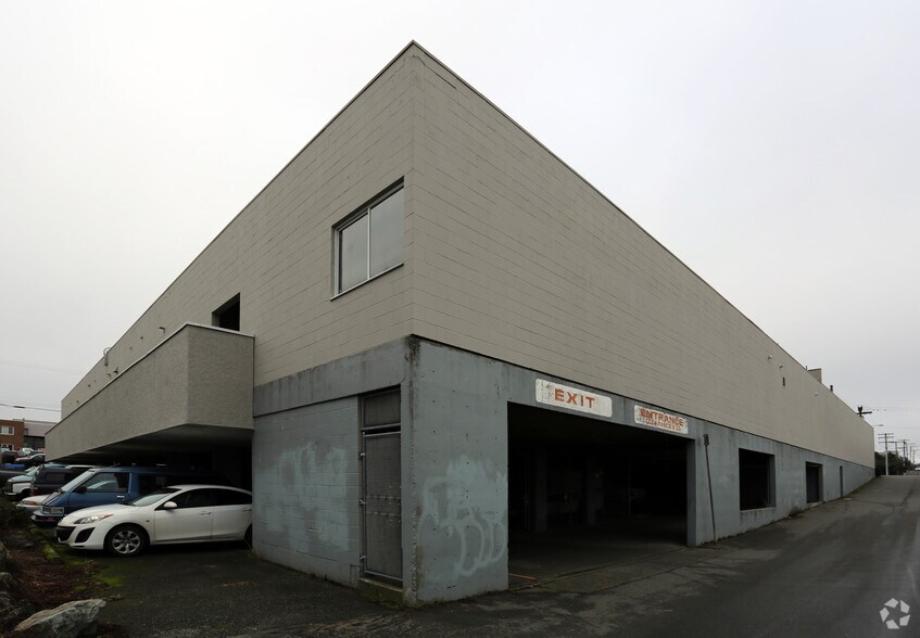 More Photos Of 3214 Douglas St, Saanich General Retail For Lease