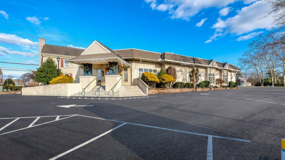 Primary Photo Of 1373 Easton Rd, Warrington General Retail For Sale