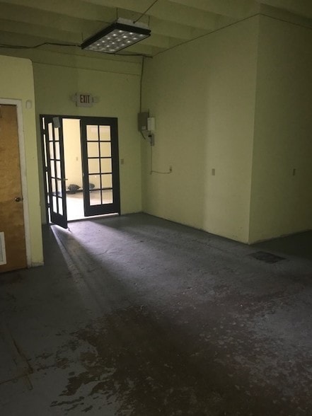 More Photos Of 7227 Bird Rd, Miami Storefront For Sale