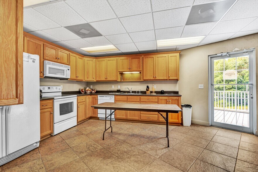 More Photos Of 180 Amt Tech Dr, Rocky Mount Medical For Sale