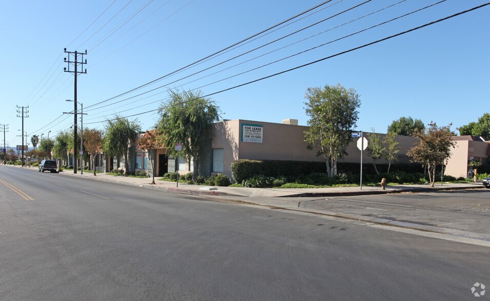 Primary Photo Of 8459-8477 Canoga Ave, Canoga Park Manufacturing For Lease