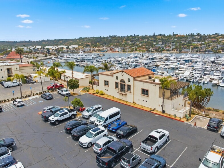 More Photos Of 1551 Shelter Island Dr, San Diego Hotel For Lease