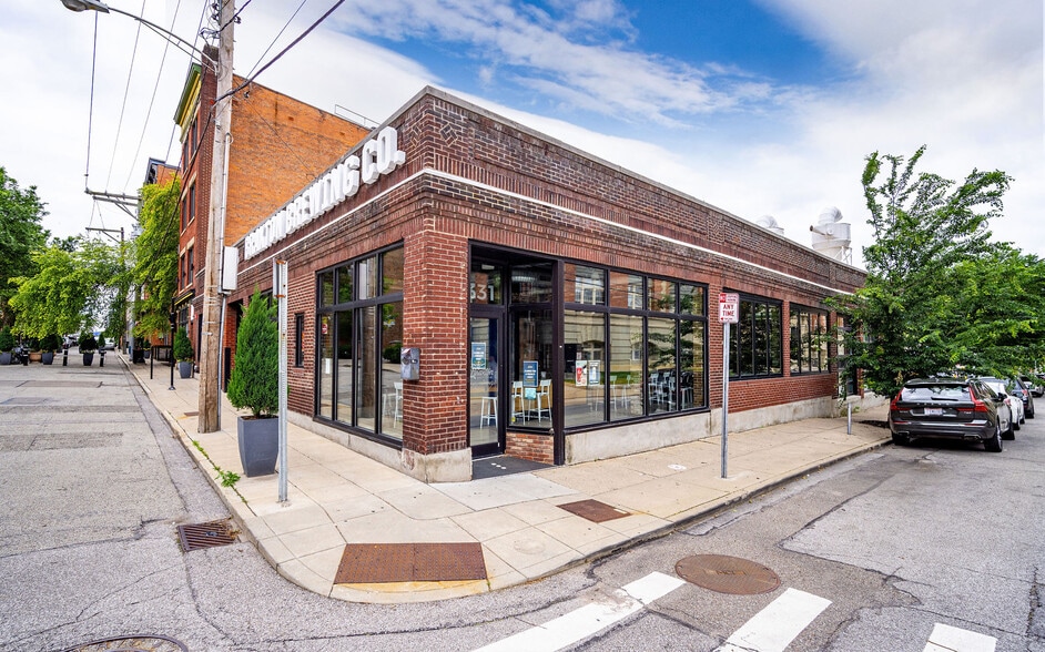 More Photos Of 331 E 13th St, Cincinnati Restaurant For Lease