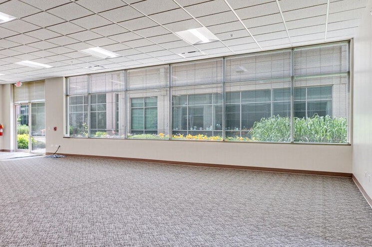 More Photos Of 320 Cardinal Dr, St Charles Medical For Lease