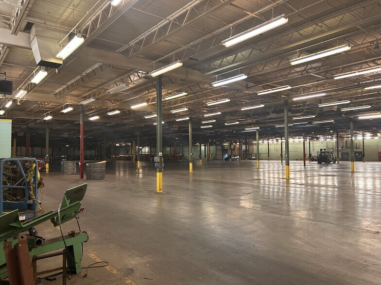 More Photos Of 200 Kentuck Rd, Danville Warehouse For Sale