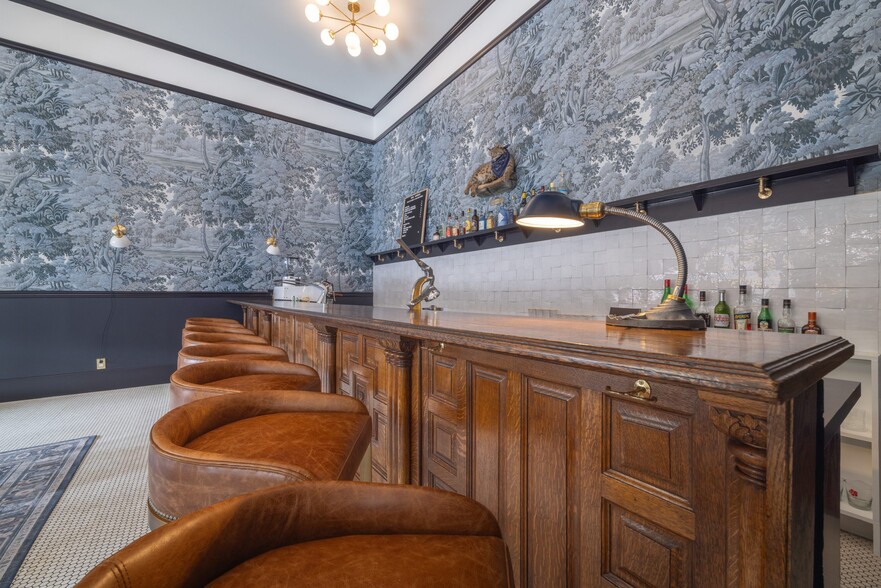 More Photos Of 235 E Main St, Dayton Hotel For Sale