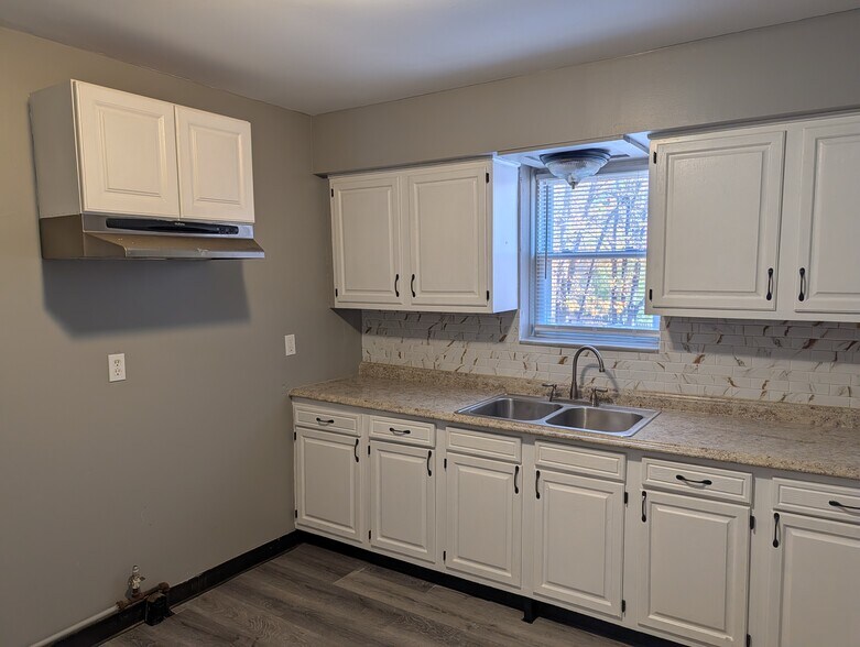 More Photos Of 23 Charlotte St, Akron Apartments For Sale