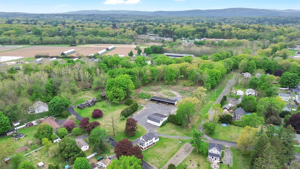 More Photos Of 91 Squawfield Rd, Westfield Service For Sale