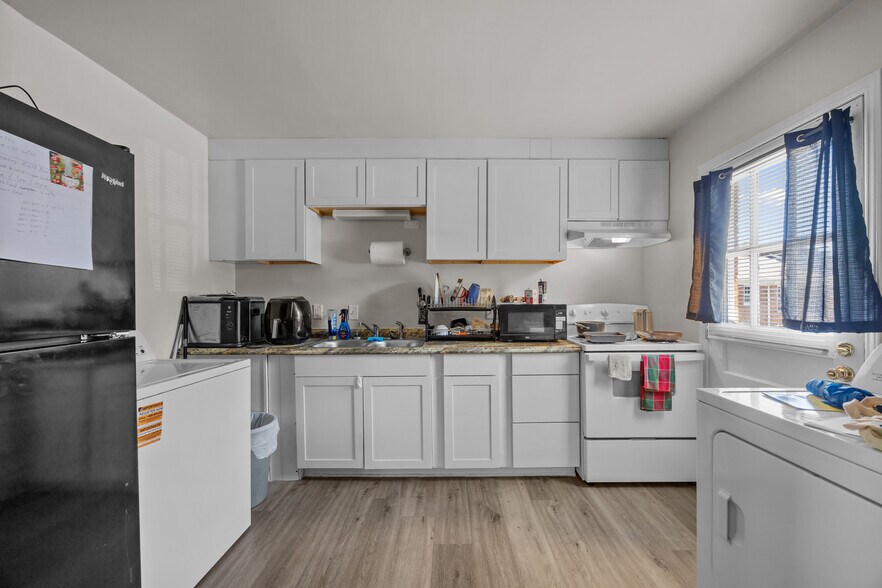 More Photos Of 2501 Vanstory St, Greensboro Apartments For Sale