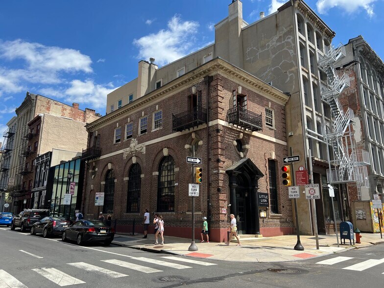 Primary Photo Of 243 Chestnut St, Philadelphia General Retail For Sale