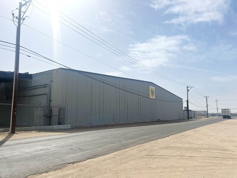 More Photos Of 3045 S Avenue 3 E, Yuma Warehouse For Sale
