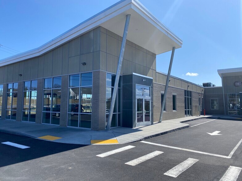 More Photos Of 55 Commerce Way, Plymouth Medical For Lease