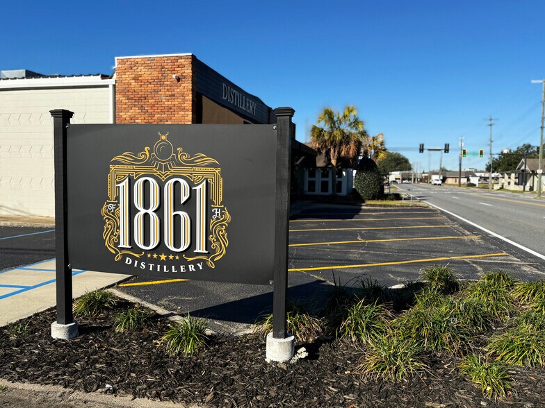 More Photos Of 314 Smith Ave, Thomasville Restaurant For Sale