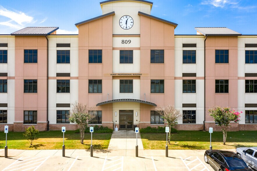 More Photos Of 809 W Harwood Rd, Hurst Medical For Lease