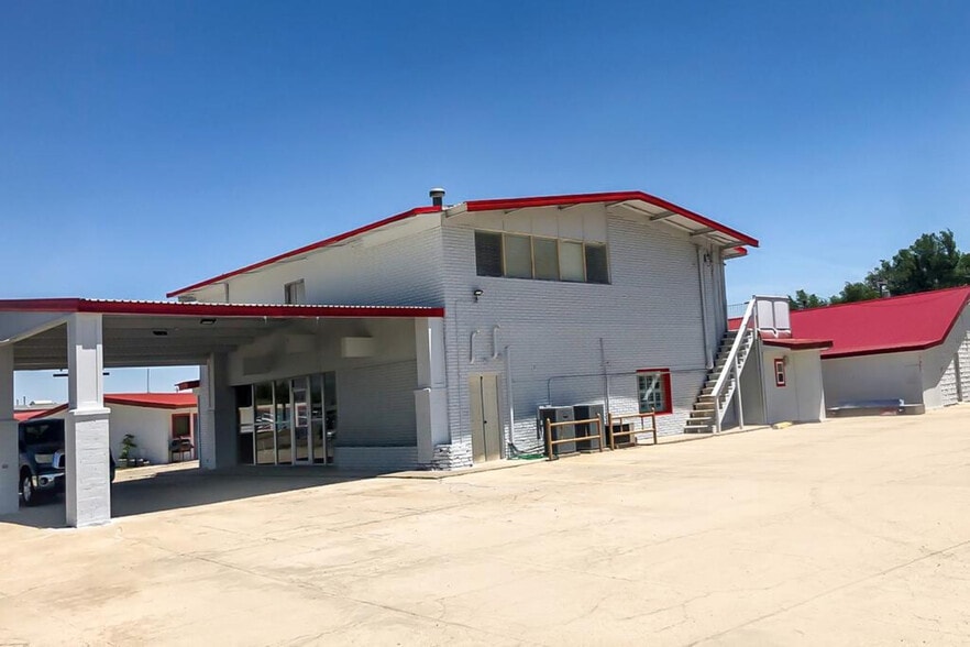 Primary Photo Of 823 NE Hwy 54, Guymon Hotel For Sale