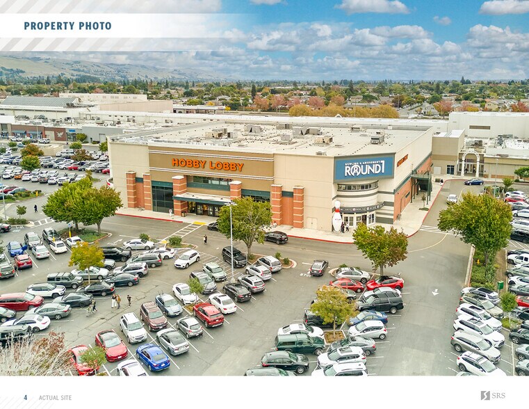 More Photos Of 551 Southland Mall, Hayward Storefront For Sale