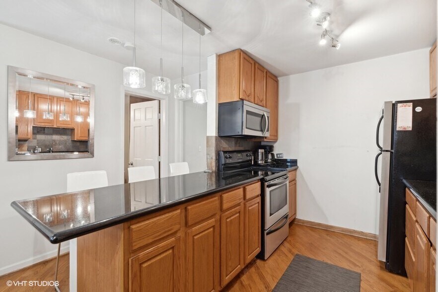 More Photos Of , Chicago Multifamily For Sale