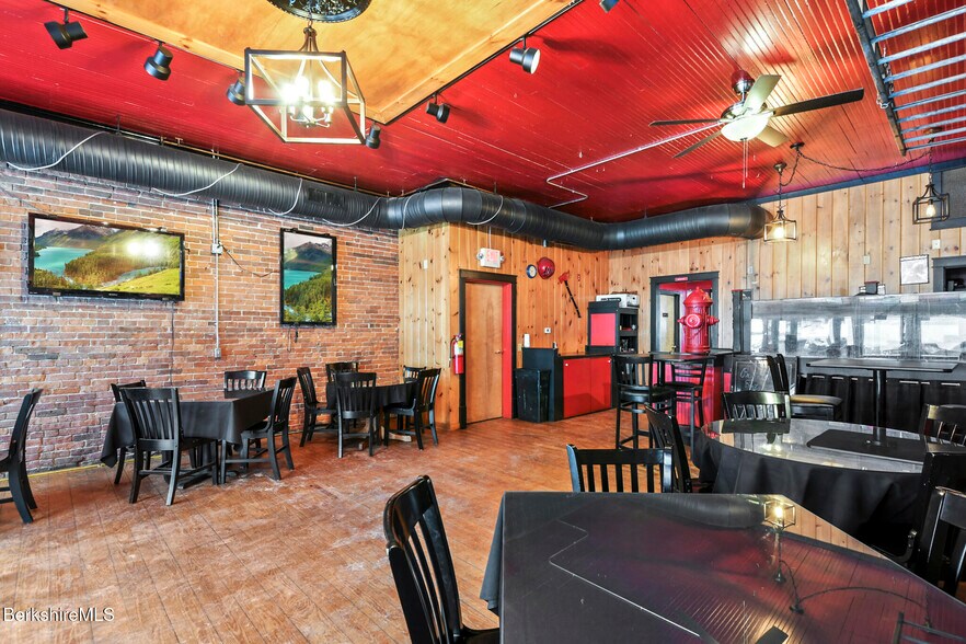 More Photos Of 47 Park St, Adams Restaurant For Sale