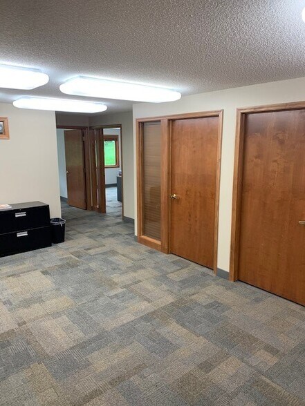 More Photos Of 5826 Blackshire Path, Inver Grove Heights Office For Lease