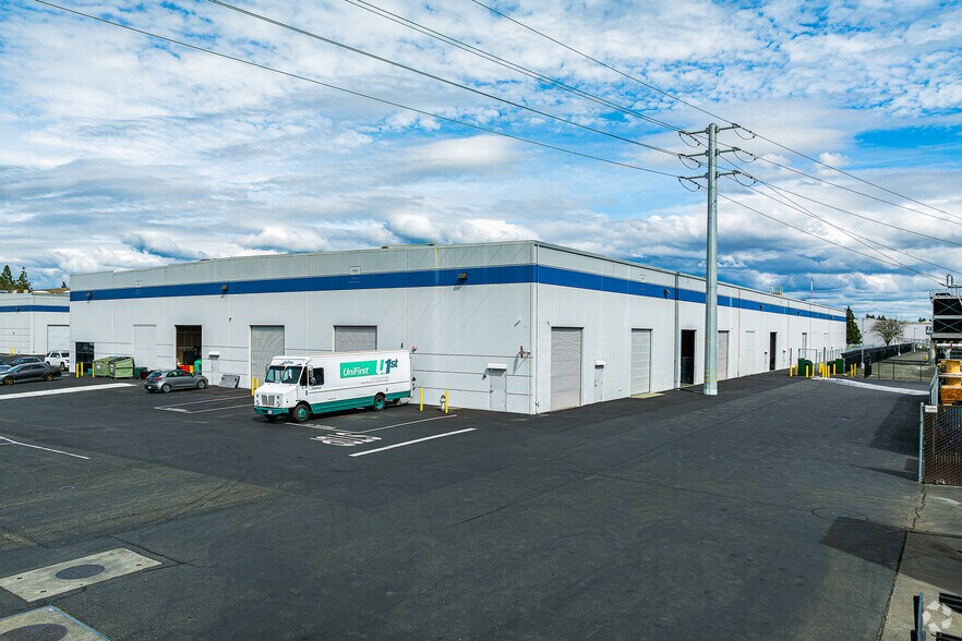 More Photos Of 1720 N Market Blvd, Sacramento Warehouse For Lease