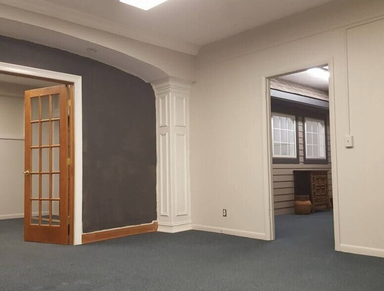 More Photos Of 355 S IL Route 83, Grayslake Warehouse For Sale