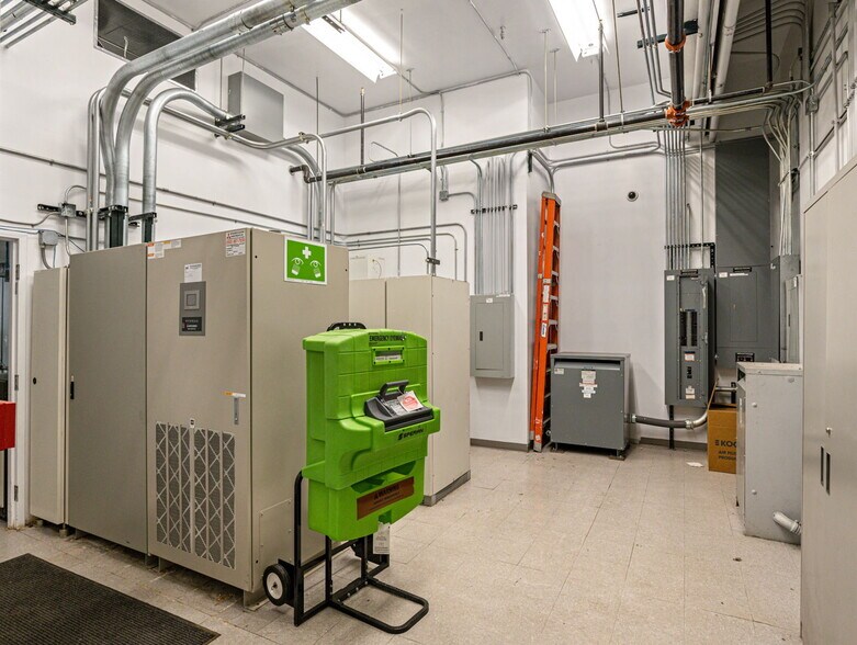 More Photos Of 1228 E Orman Ave, Pueblo Office For Sale