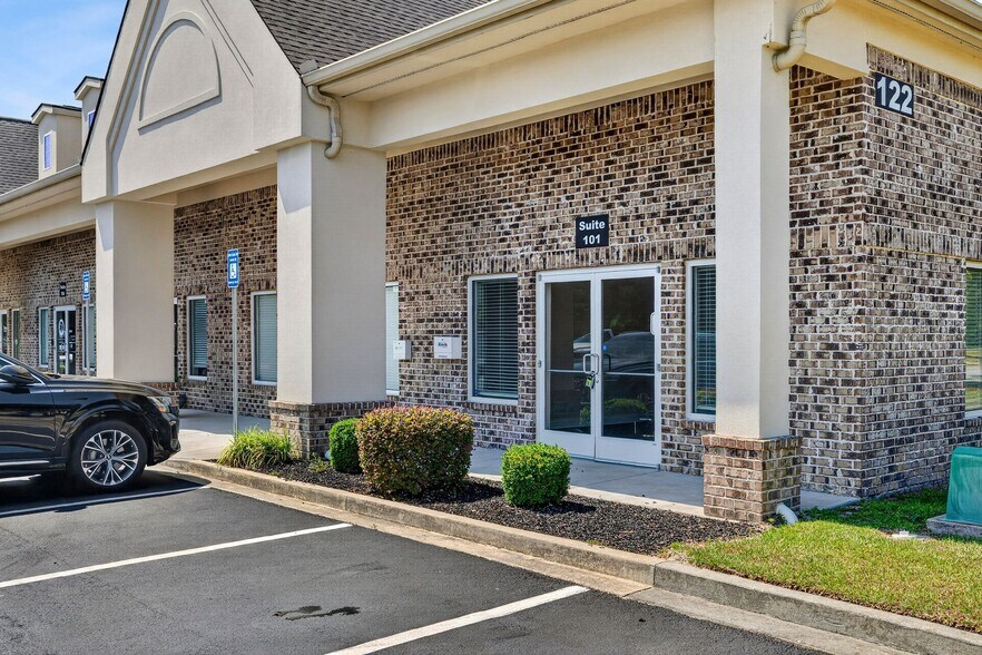 More Photos Of 122 Canal St, Pooler Medical For Lease