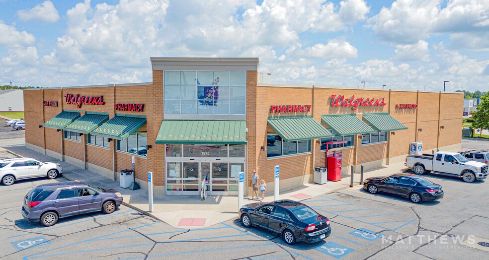 Primary Photo Of 1975 N Main St, Bluffton Drugstore For Sale