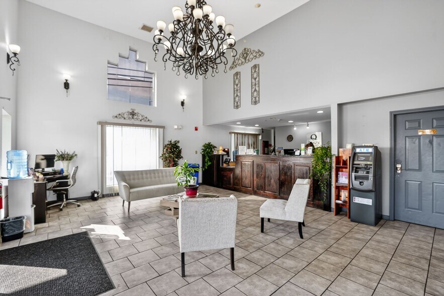 More Photos Of 1835 W Highway 76, Branson Hotel For Sale