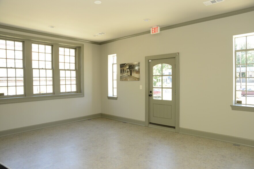 More Photos Of 1220 Gallatin Ave, Nashville Storefront Retail Office For Sale