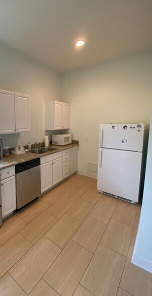 More Photos Of 327 S County Highway 393, Santa Rosa Beach Medical For Lease