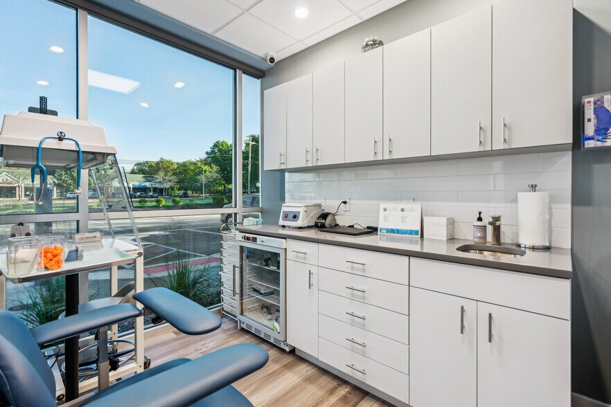 More Photos Of 55 Willow Ln, Marlboro Medical For Lease