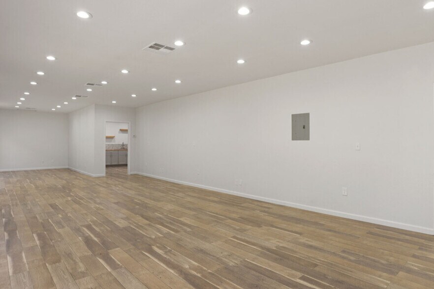 More Photos Of 5637 N Pershing Ave, Stockton Medical For Lease