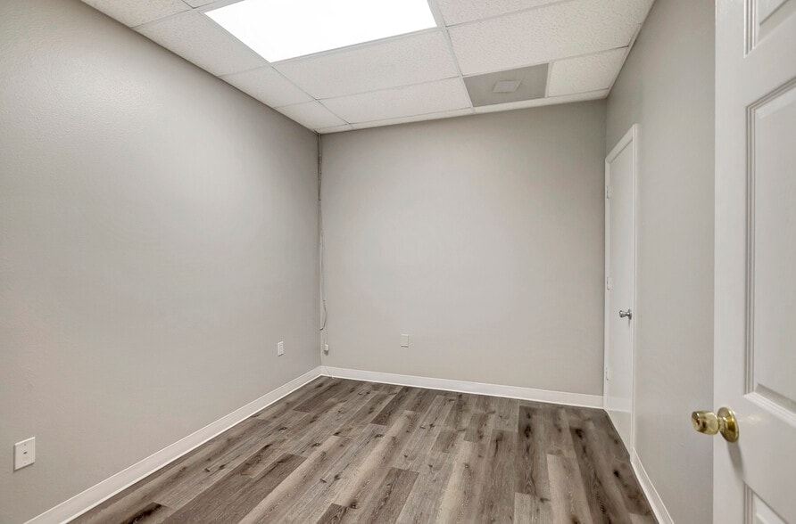 More Photos Of 7204 Massachusetts Ave, New Port Richey Unknown For Lease