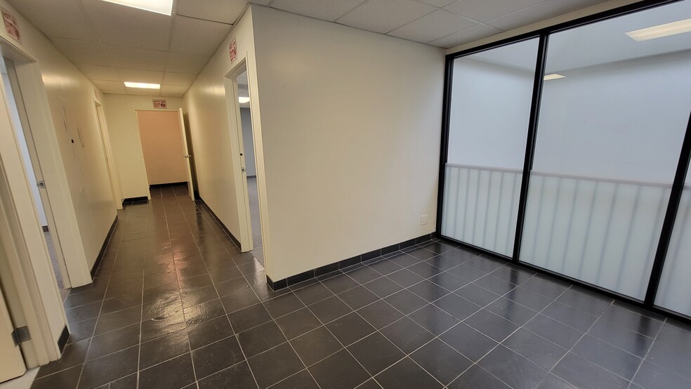 More Photos Of 3292 E Spring St, Long Beach Warehouse For Lease