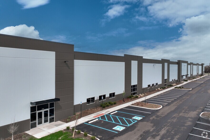 More Photos Of 9724 E 151st St, Noblesville Warehouse For Lease