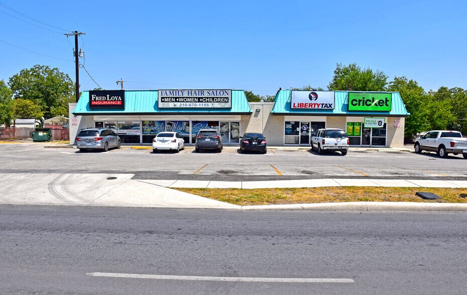 More Photos Of 7126-7118 W Military Dr, San Antonio Storefront For Sale