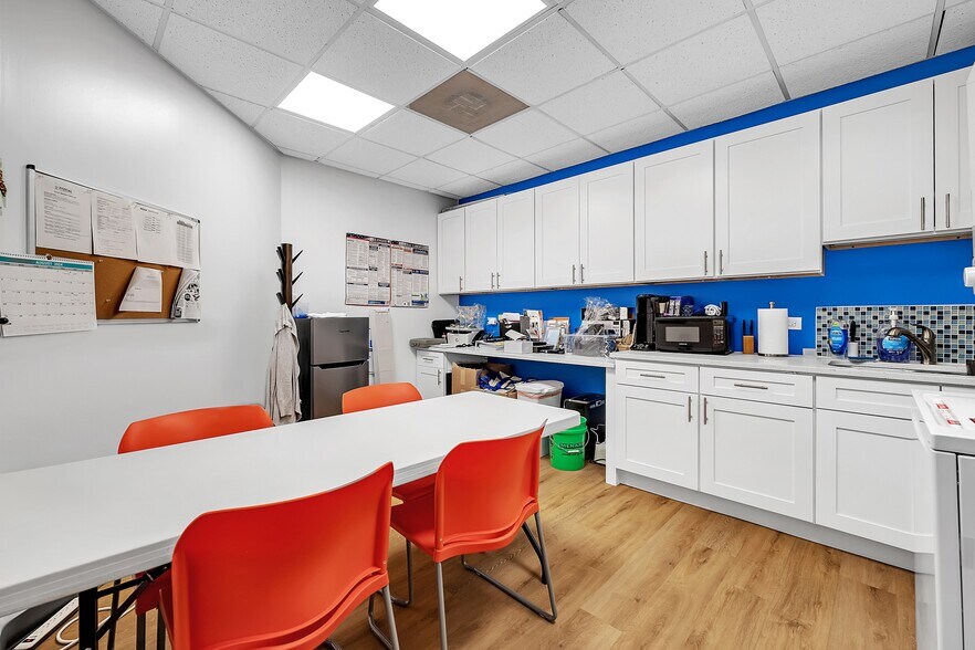 More Photos Of 1751 S Naperville Rd, Wheaton Medical For Sale