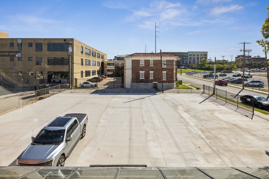 More Photos Of 211-215 S Jennings Ave, Fort Worth Loft Creative Space For Lease