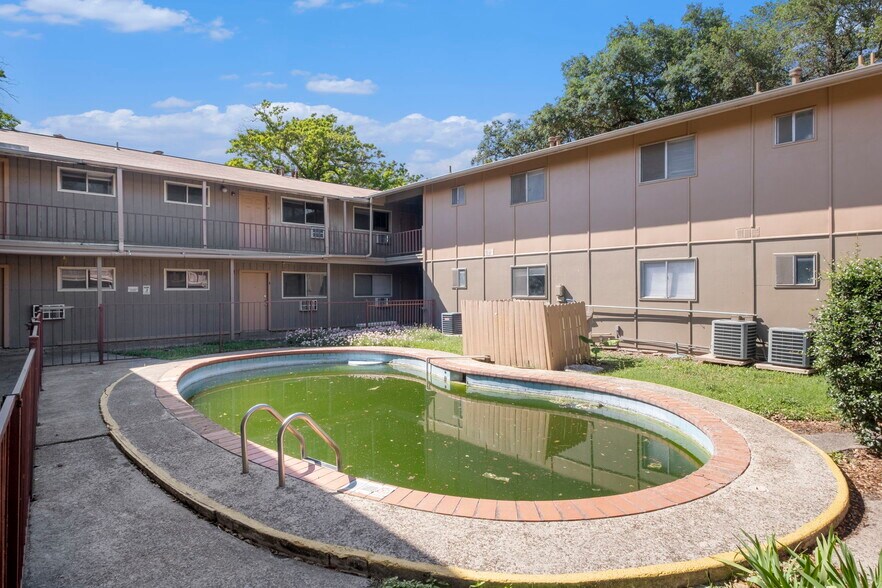 More Photos Of 110 Mary Louise Dr, San Antonio Apartments For Sale