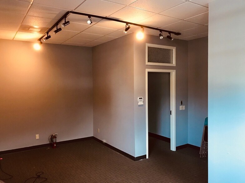 More Photos Of 3304-3316 Beach Blvd, Jacksonville Storefront Retail Office For Lease